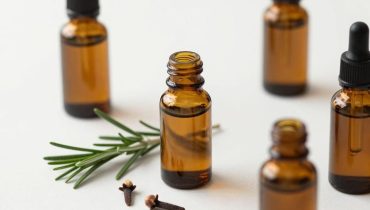 Eyelashes and eyebrows: how rosemary-infused castor oil stimulates regrowth in 7 days