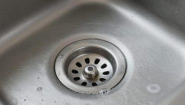 Clogged pipes: the express method that saves €100 on a plumber in 5 minutes