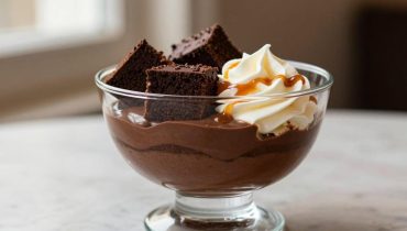 Chocolate trifle: the spectacular layered recipe that transforms a simple pudding into a chef’s dessert Chocolate trifle: the spectacular layered recipe that transforms a simple pudding into a chef’s dessert