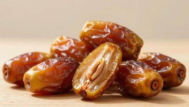 Dates: 2 to 4 per day maximum to enjoy their benefits without risk of weight gain