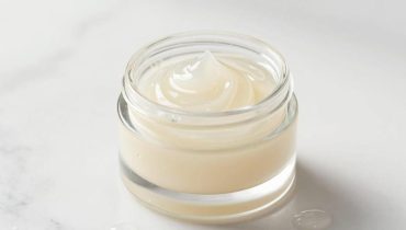 Homemade beauty: three ingredients are enough for a moisturizing cream that softens fine lines and protects the skin