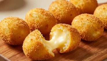 Oozing cheese potato croquettes: the foolproof technique for a melting heart and a perfectly crispy crust