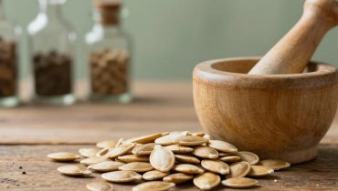 Pumpkin seeds: cucurbitine paralyzes parasitic worms according to laboratory studies