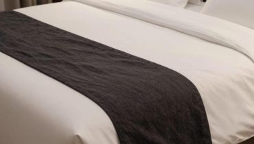Hotels: this fabric on the bed protects your health and prevents the spread of germs