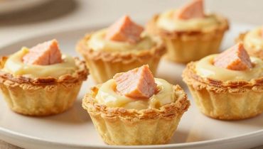 Smoked salmon mini-quiches: the recipe ready in 45 minutes that transforms your appetizers
