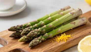 Creamy Lemon Chicken and Asparagus: the complete dinner ready in 30 minutes in a single pan