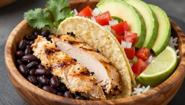 Chicken Taco Bowls: 45g protein and 9g fiber per serving for your express dinners Chicken Taco Bowls: 45g protein and 9g fiber per serving for your express dinners