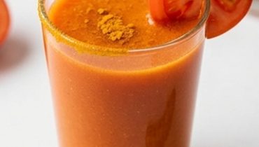 Tomato, Garlic and Turmeric Drink
