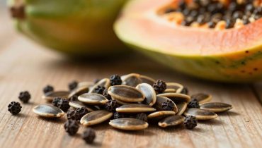 Papaya seeds: 4 recipes for digestion, liver, and detox (with precautions for use)