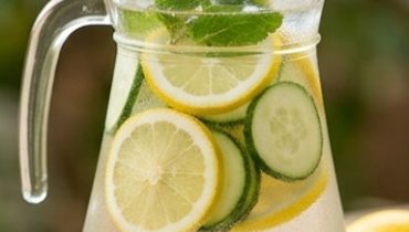 Lemon-Cucumber Infused Water