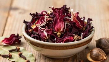 Hibiscus and avocado pit infusion: how this simple recipe supports blood pressure and digestion Hibiscus and avocado pit infusion: how this simple recipe supports blood pressure and digestion