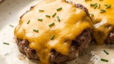 Slow Cooker Creamy Ranch and Cheddar Beef Patties
