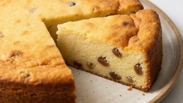 Semolina Cake with Raisins