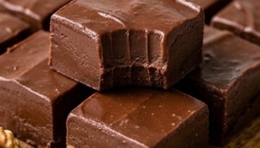 Paula Deen’s 5-Minute Chocolate Fudge