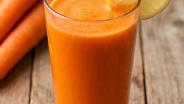 Carrot Juice with Lemon and Honey