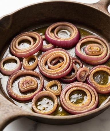 oignons-rouges-sautes-a-l-huile-d-olive-la-recette cover