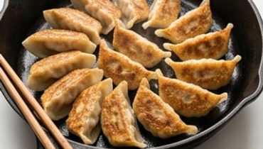 Homemade Gyoza: Japanese Dumplings with a Crispy Bottom Homemade Gyoza: Japanese Dumplings with a Crispy Bottom