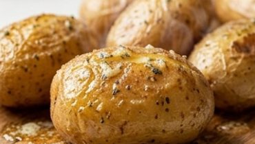 Garlic and Herb Roasted Potatoes