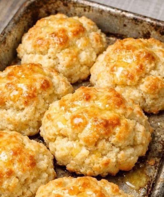 fluffy-cheddar-biscuits-in-20-minutes-6-ingredient cover