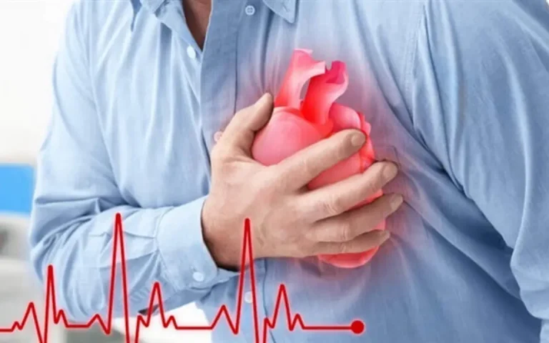 heart-attack-7-warning-signs-you-should-never-igno cover
