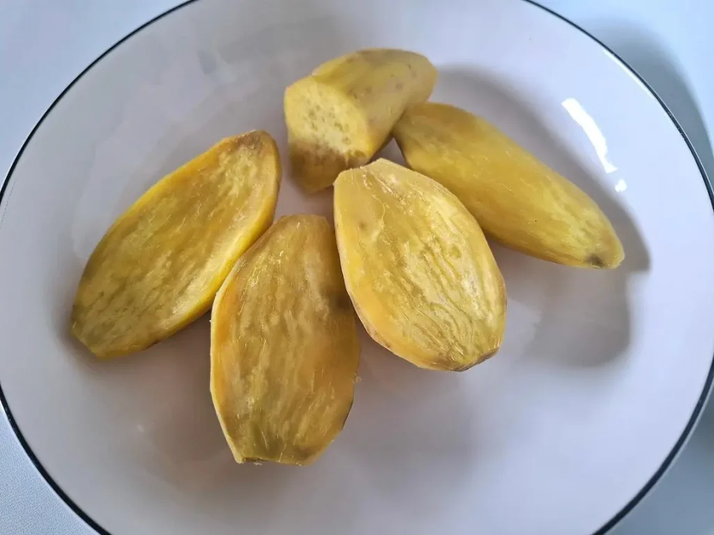 she-ate-a-boiled-sweet-potato-every-morning-for-a–cover she-ate-a-boiled-sweet-potato-every-morning-for-a- cover