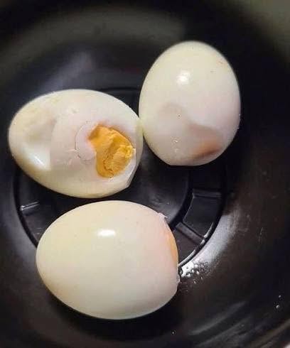 why-eating-eggs-at-night-may-actually-help-you-sle cover